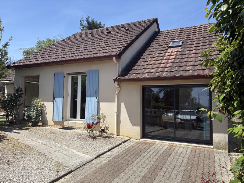 Proche Pompadour centre bourg