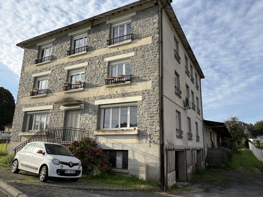 Entre Brive et Limoges, 15 mn accès A20