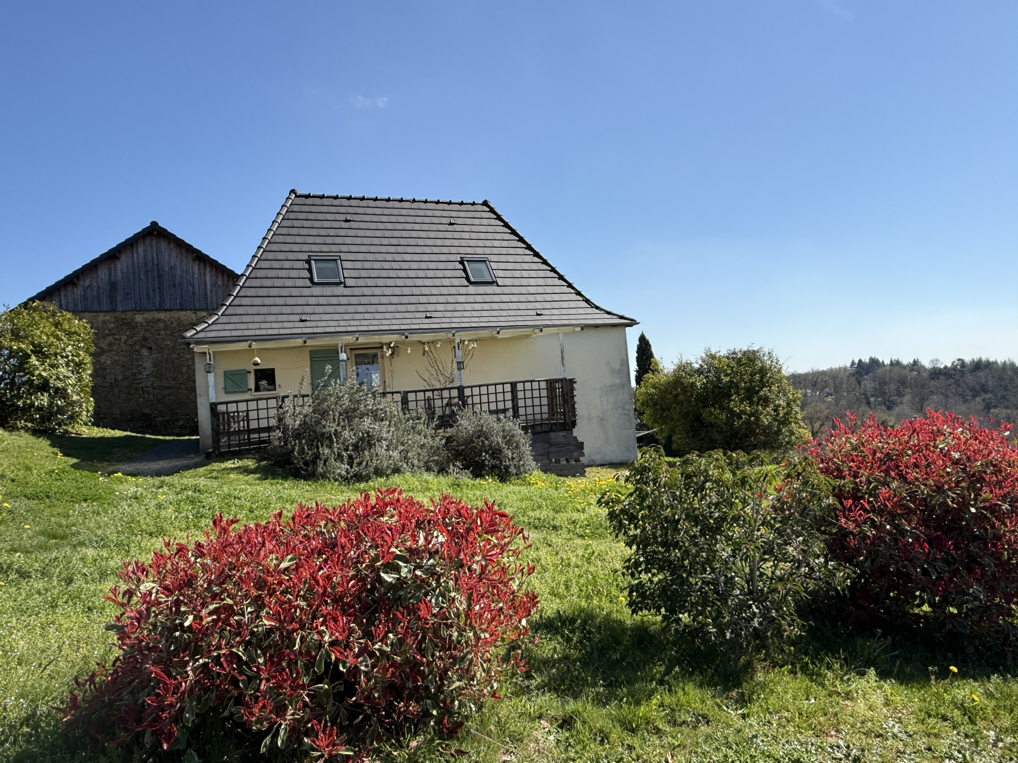 PROPRIETE AVEC DEPENDANCES ET 11 HA DE TERRAIN