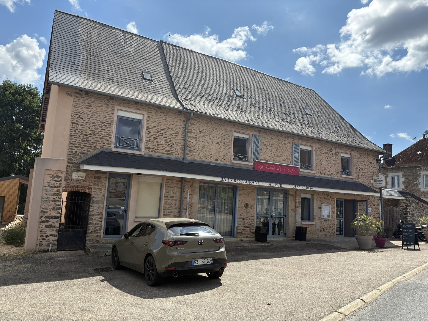 REGION POMPADOUR RESTAURANT MURS ET FONDS
