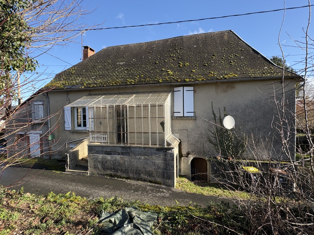 MAISON CORREZIENNE A RENOVER